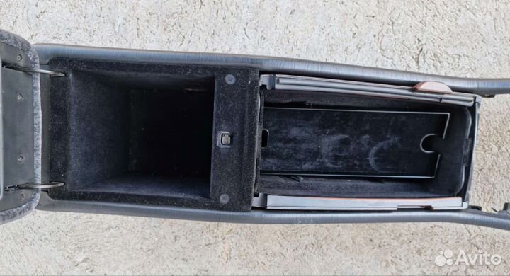 Бардачок подлокотник Crown jzs151(155)