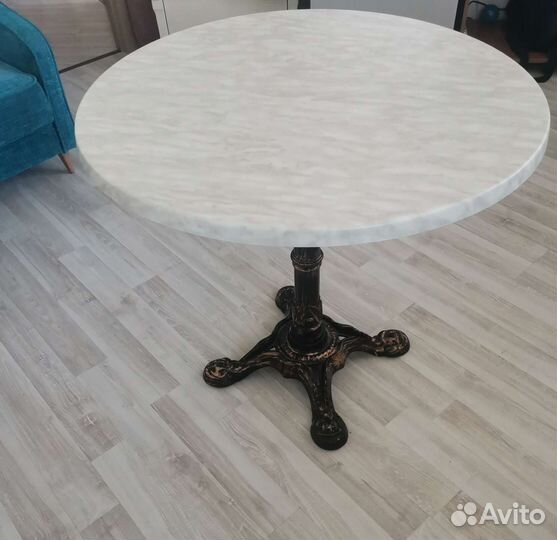 Стол круглый 80см мрамор и чугун