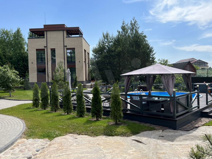 Дом 175 м² на участке 23 сот.