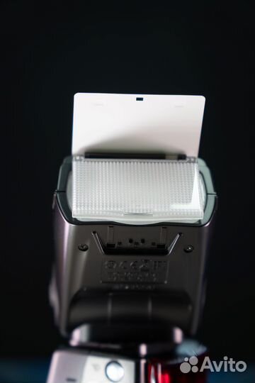 Накамерная вспышка Nikon Speedlight SB-700
