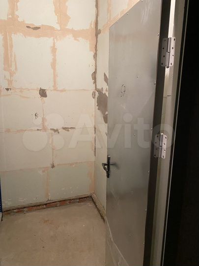 Машиноместо, 10 м²