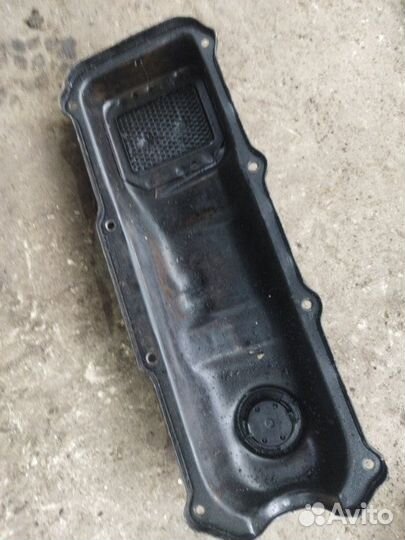 Крышка клапанная Volkswagen Passat BSD 1989