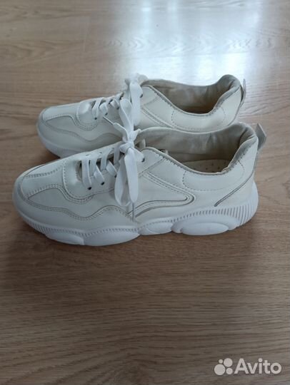 Кроссовки 35
