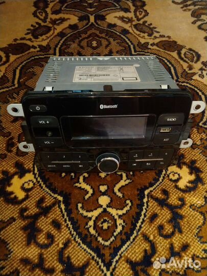 Магнитола Рено Логан 2