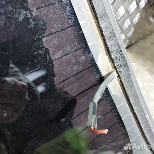 Стекло заднее Renault Clio седан K7J700 2002