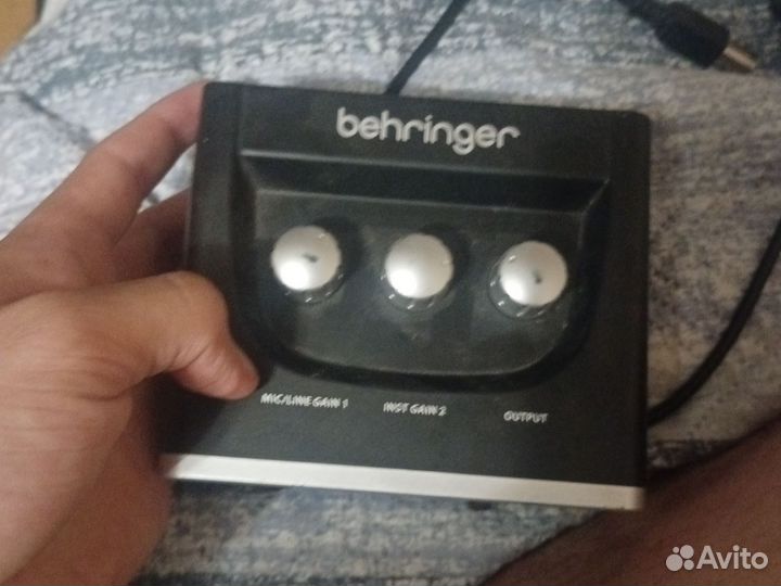 Аудиокарта behringer внешняя um2