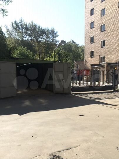 Гараж, > 30 м²