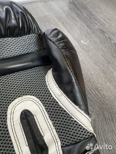 Боксерские перчатки мужские 14oz Everlast