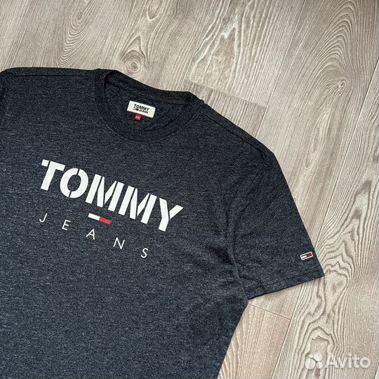 Футболка Tommy Jeans