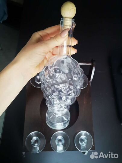 Набор с рюмками и графином подарочный на тележки