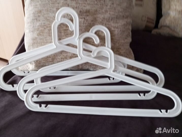 Вешалки плечики комплект