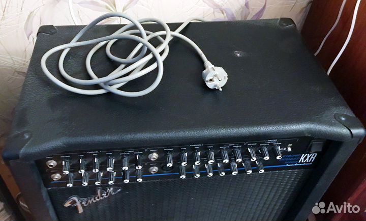 Клавишный комбоусилитель Fender KXR Two Hundred