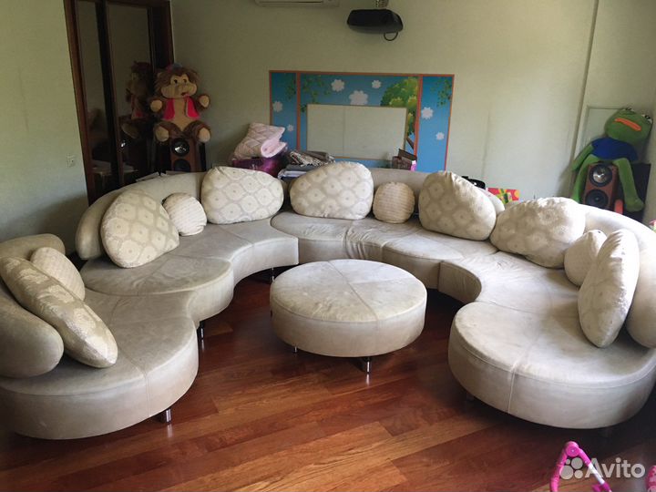 Кожаный диван бу