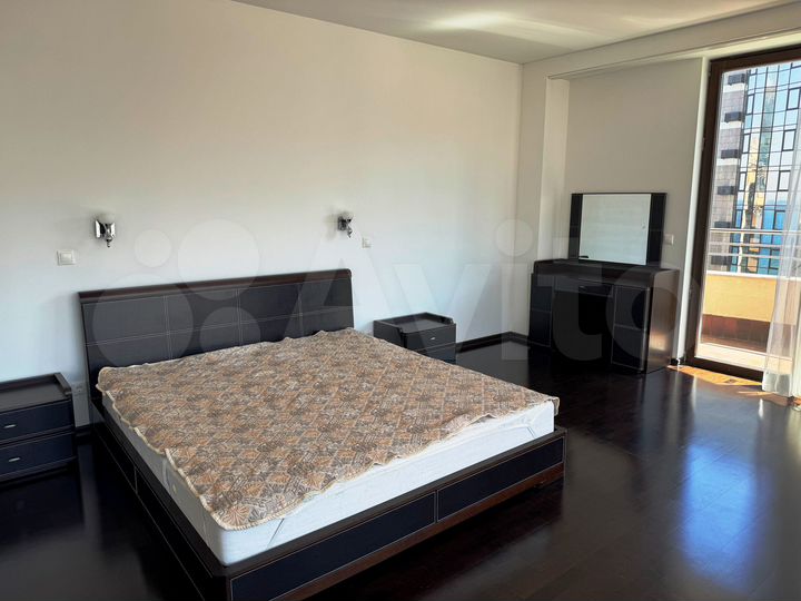 4-к. квартира, 205,5 м², 11/14 эт.