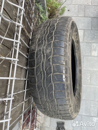 Bridgestone Dueler H/T 687 225/65 R17