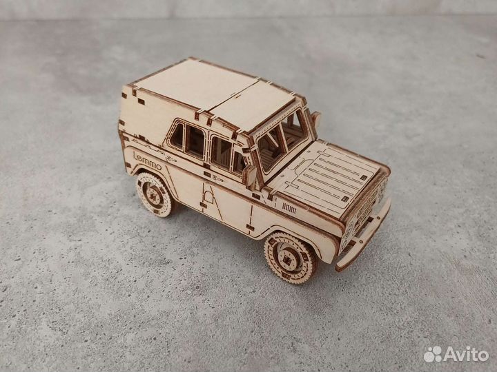 Продам деревянную модель УАЗ хантер