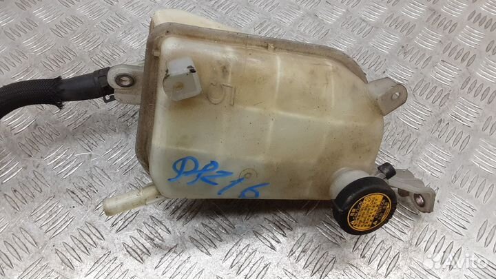 Бачок расширительный Toyota Prius 3 2010