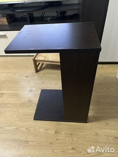 Столик приставной