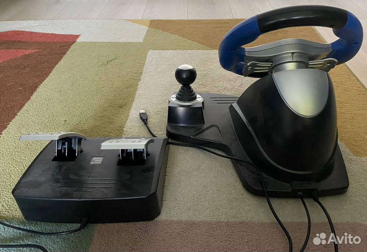 Игровой руль с педалями и коробкой передач