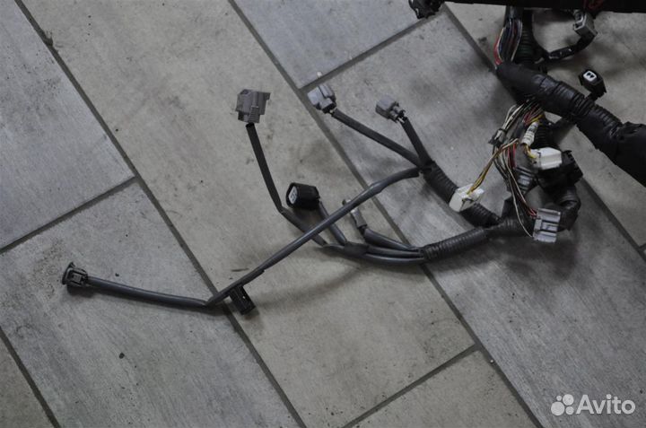 Коса двигателя toyota corolla ZZE121