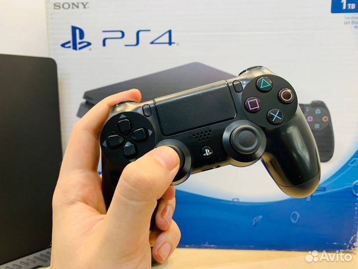 Sony PS4 Slim 1 TB 2 геймпада