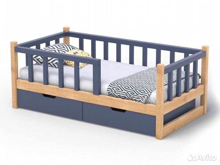 Кроватка из массива сосны