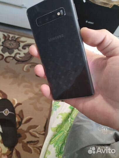 Samsung Galaxy S10, 8/128 ГБ