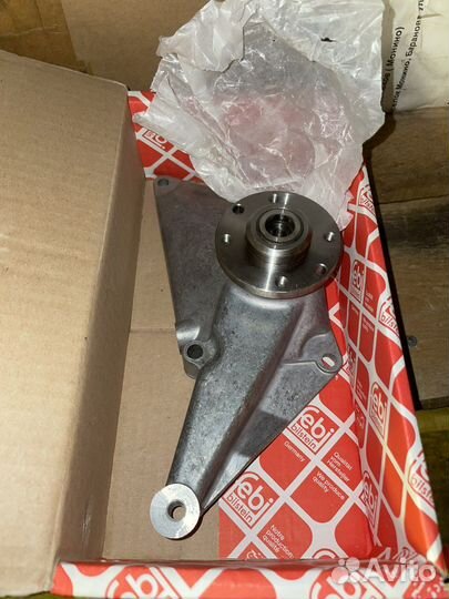 Кронштейн гидромуфты Mercedes Benz W124/W201/W126