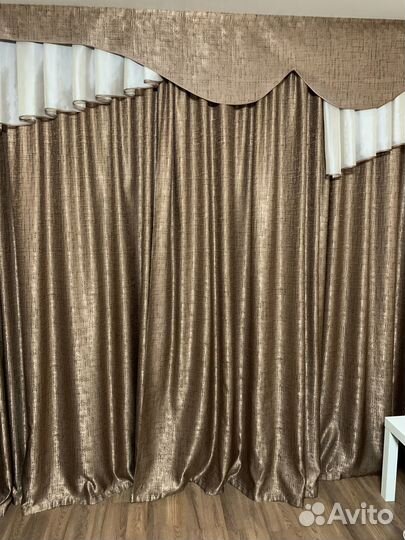 Шторы с ламбрикеном, тюль, подхваты, подушки