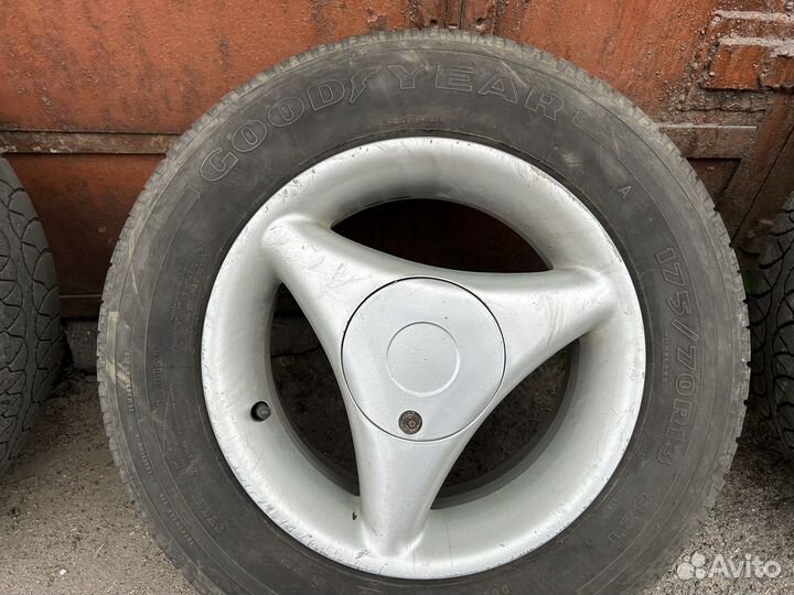 Диски R13 с резиной на классику ваз