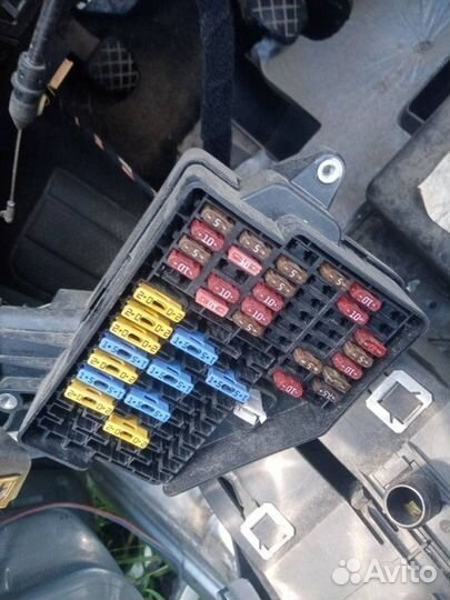 Блок предохранителей Skoda Fabia 2002