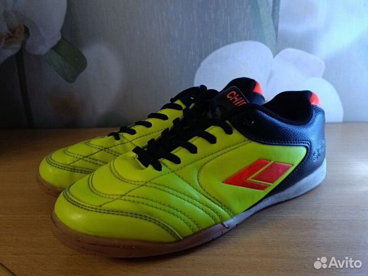 Футбольные бутсы