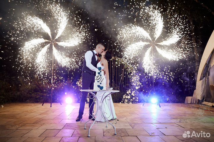 Тяжелый дым / Конфетти / Холодные фонтаны /Снег