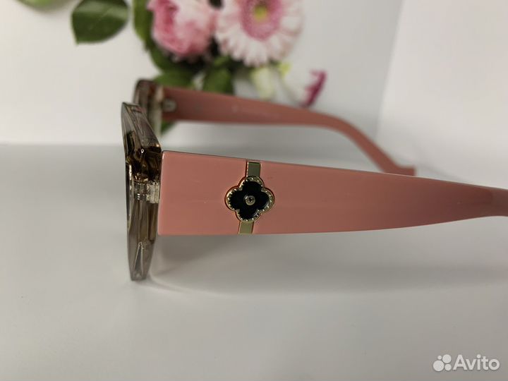 Солнцезащитные очки женские Louis Vuitton