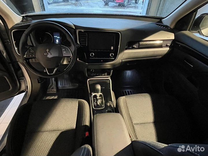 Mitsubishi Outlander 2.0 CVT, 2022