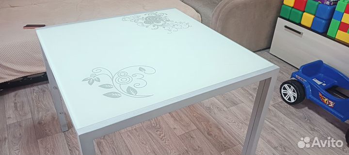 Кухонный стол