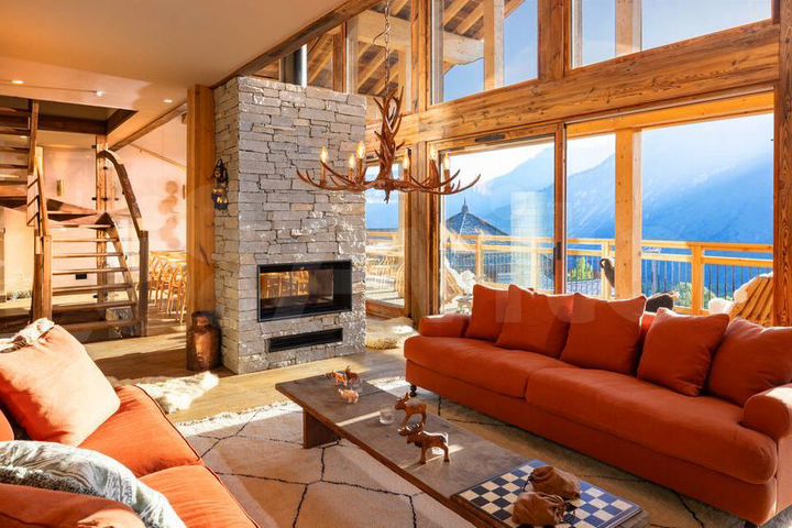 Коттедж 198 м² на участке 2 сот.