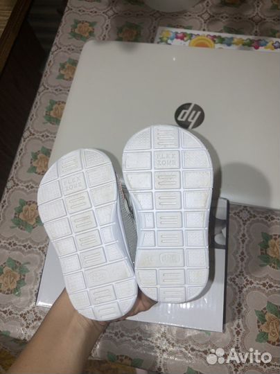 Кроссовки для девочки 18 размер