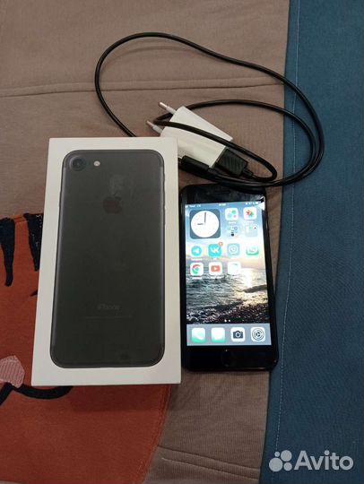 Телефон iPhone 7 black 128gb