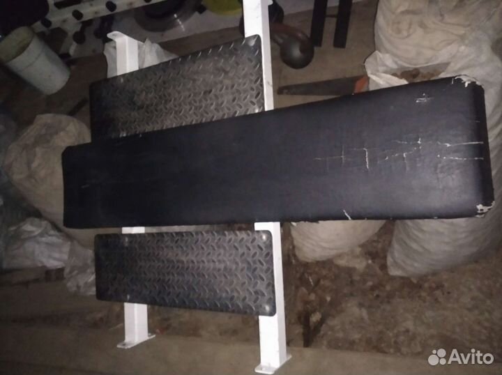 Скамья для жима с двойной страховкой