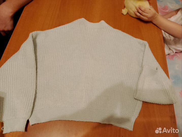 Свитер женский