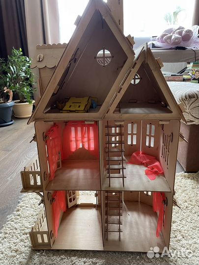 Домик кукольный