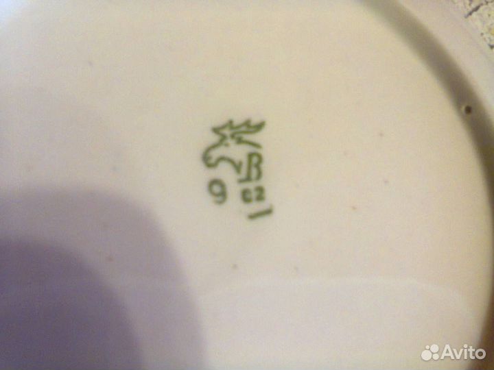 Тарелки и кружка 