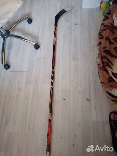 Клюшка хоккейная