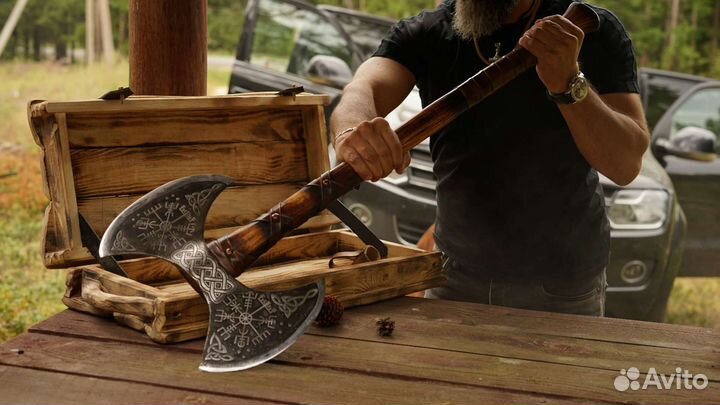 Топор кованый двусторонний Вегвизир