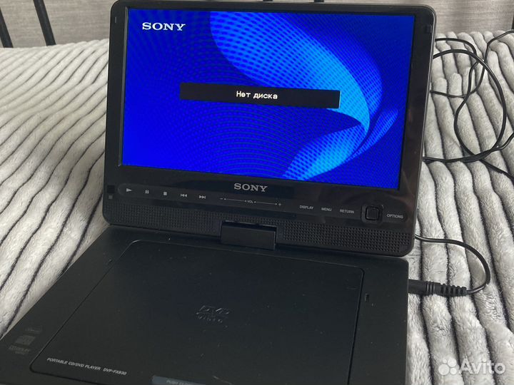 Sony portable CD/DVD player DVP-FX930