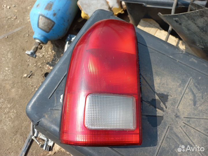 Фонарь задний левый Suzuki Grand Vitara 1 Витара