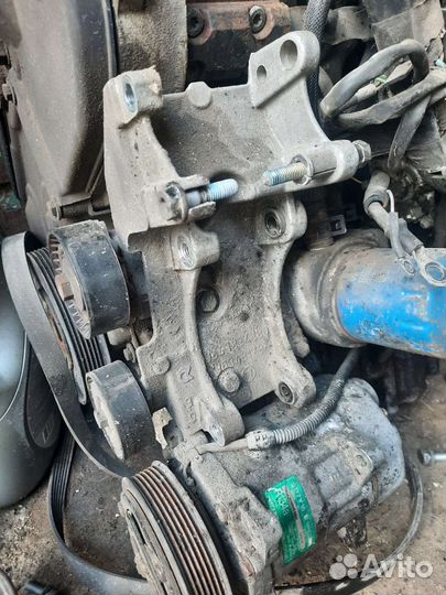Citroen C5 (1) 2.2D. Кронштейн Гур и генератора