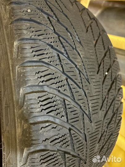 Nokian Tyres Hakkapeliitta R2 245/40 R18 97R