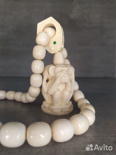 Четки из бивня мамонта. Мудрые обезьяны